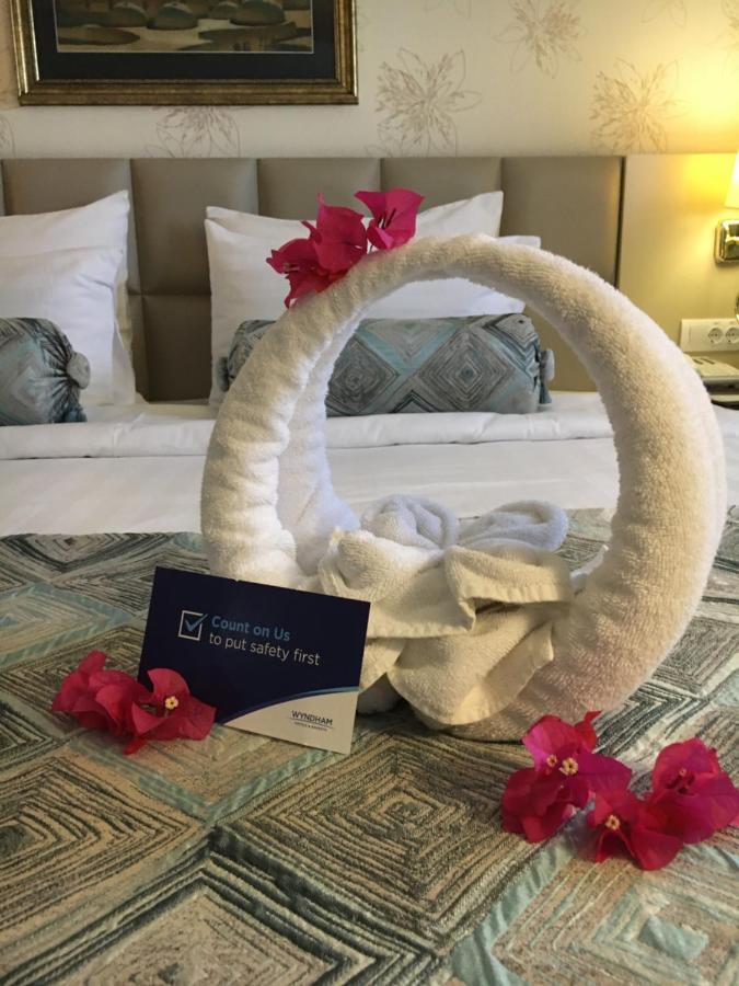 Wyndham Tashkent Hotel ภายนอก รูปภาพ