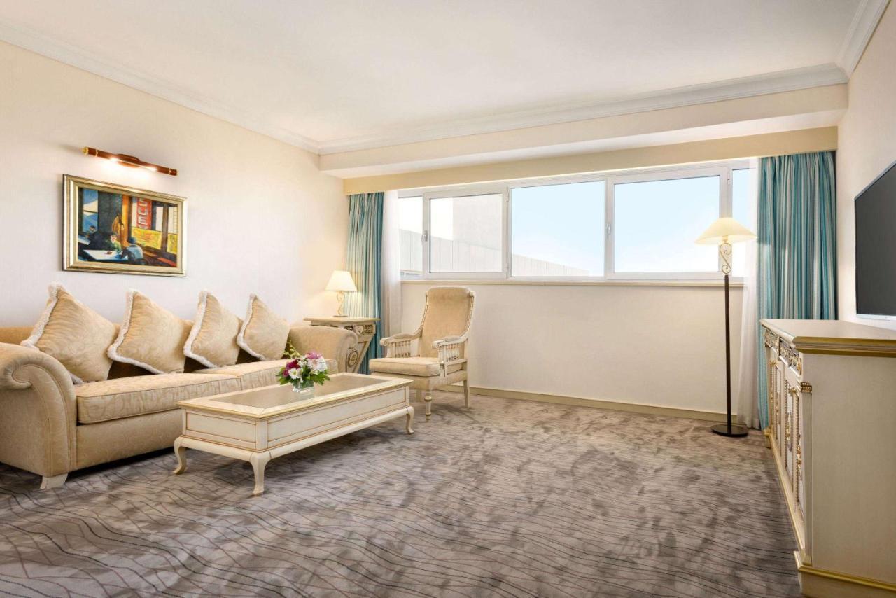 Wyndham Tashkent Hotel ภายนอก รูปภาพ