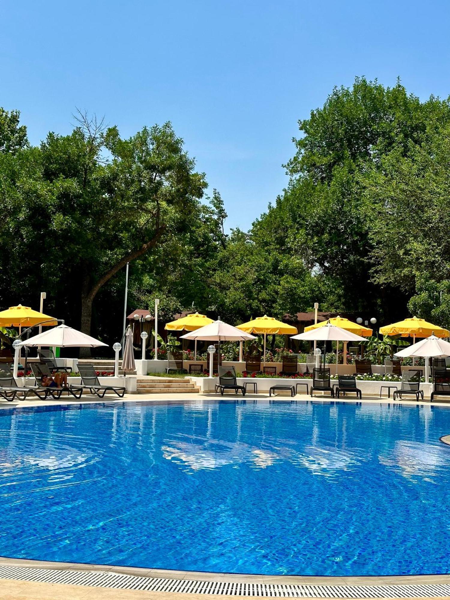 Wyndham Tashkent Hotel ภายนอก รูปภาพ