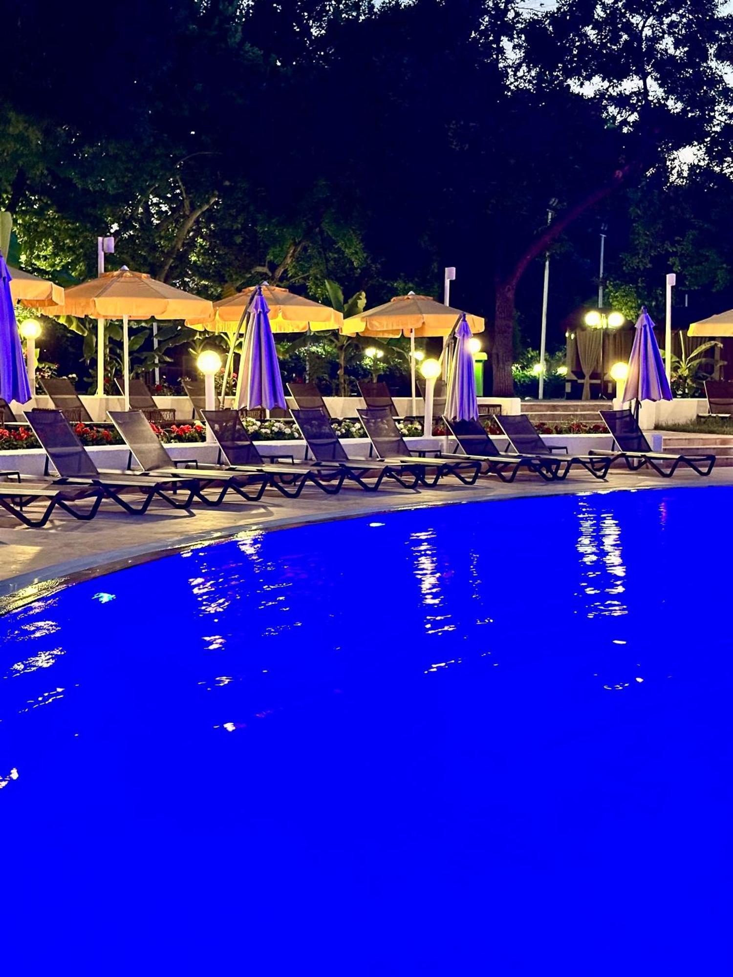 Wyndham Tashkent Hotel ภายนอก รูปภาพ