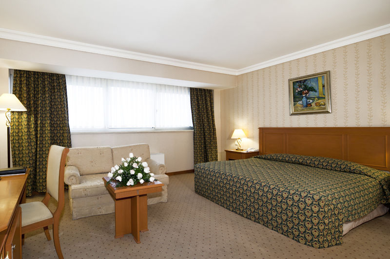 Wyndham Tashkent Hotel ภายนอก รูปภาพ