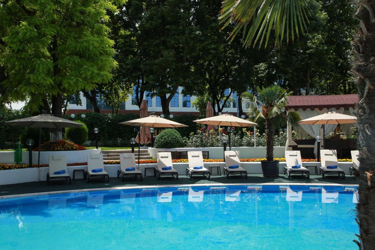 Wyndham Tashkent Hotel ภายนอก รูปภาพ